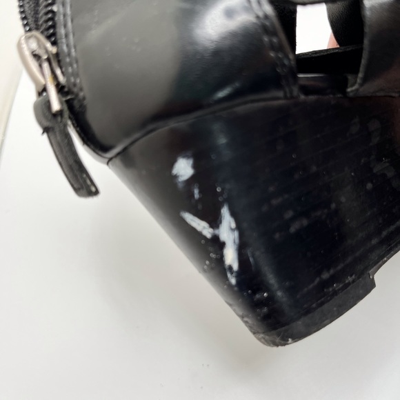 Franco Sarto strappy wedge in dark blue, size 8. - Picture 4 of 4